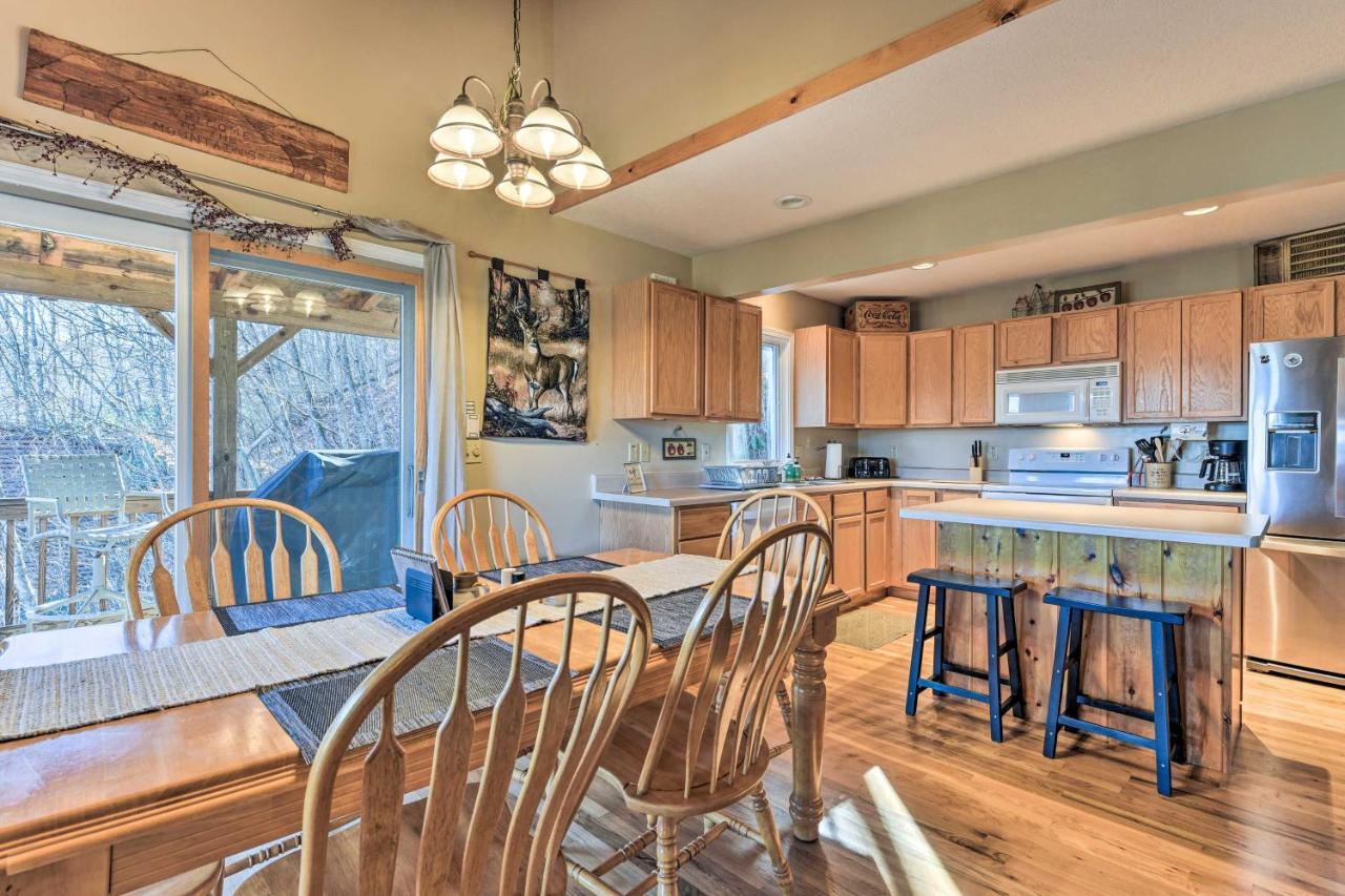 Maggie Valley Home With Mountain Views And Decks! Exterior photo